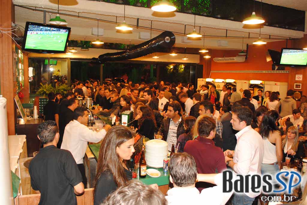 Bar Zé Bonito reabre as portas para o público em novo endereço Bar Zé Bonito reabre as portas para o público em novo endereço