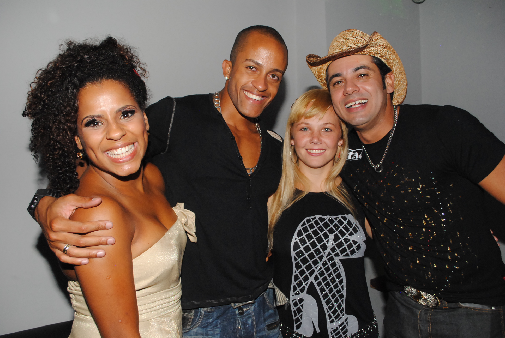 Ex-BBB Eliéser comemora aniversário no lançamento do Projeto House Emotion no Ébano Bar