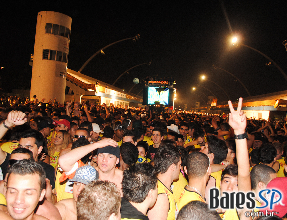 Chiclete com Banana, Jammil e Jorge & Matheus comandam o CarnaFacul no Sambódromo do Anhembi Chiclete com Banana, Jammil e Jorge & Matheus comandam o CarnaFacul no Sambódromo do Anhembi