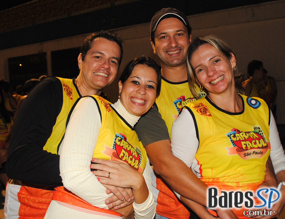 Chiclete com Banana, Jammil e Jorge & Matheus comandam o CarnaFacul no Sambódromo do Anhembi Chiclete com Banana, Jammil e Jorge & Matheus comandam o CarnaFacul no Sambódromo do Anhembi