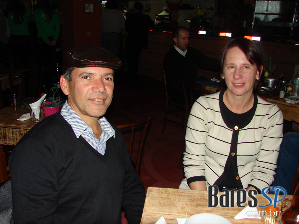 Templo Bar de Fé abriu suas portas com show de Guga Stroeter & Heartbreakers Templo Bar de Fé abriu suas portas com show de Guga Stroeter & Heartbreakers