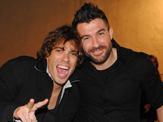 Ex-BBB Mau Mau na noite do Ébano Bar