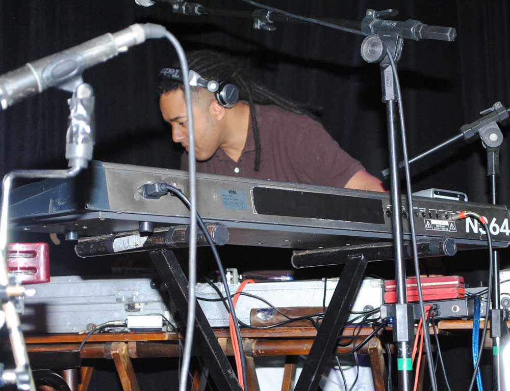 Sábado foi dia de Grooveria no palco do Bleecker St. Sábado foi dia de Grooveria no palco do Bleecker St.