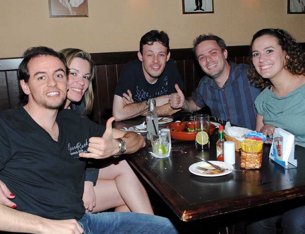 Sábado foi dia de Grooveria no palco do Bleecker St. Sábado foi dia de Grooveria no palco do Bleecker St.