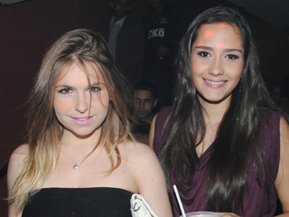 Revista Maxim comemora sucesso com festa no Vigário da Vila