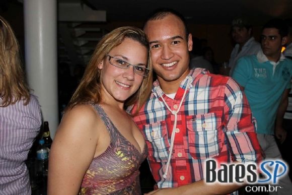 Sertanejo na noite de sábado do Santa Olívia