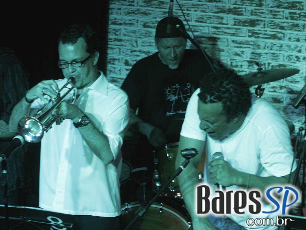 Banda Oito do Bem (Derico - Programa do Jô) no The Orleans Banda Oito do Bem (Derico - Programa do Jô) no The Orleans