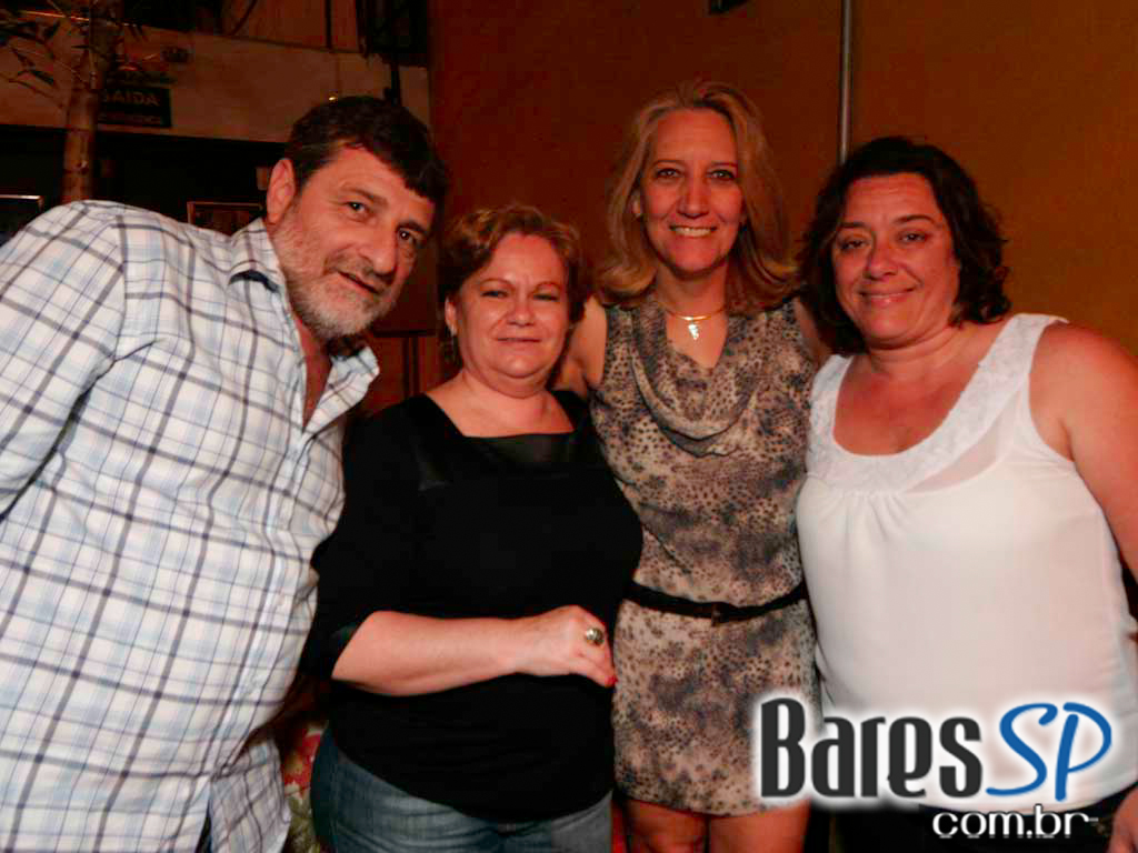 Grupo Farufyno apresentou muito samba-rock no bar & danceteria Diquinta Grupo Farufyno apresentou muito samba-rock no bar & danceteria Diquinta