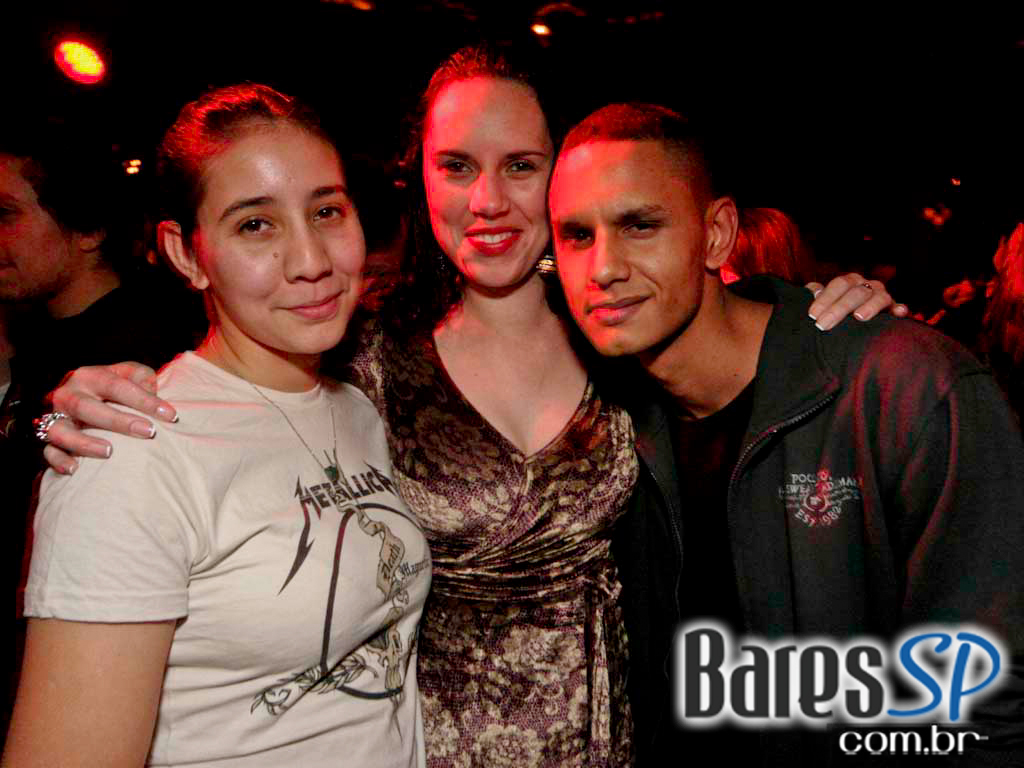 Véspera de feriado, teve noite Six Degrees no Lions Night Club Véspera de feriado, teve noite Six Degrees no Lions Night Club