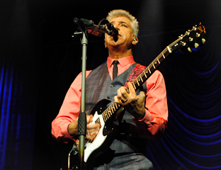 Lulu Santos canta Roberto e Erasmo Carlos no Circuito Cultural Banco do Brasil