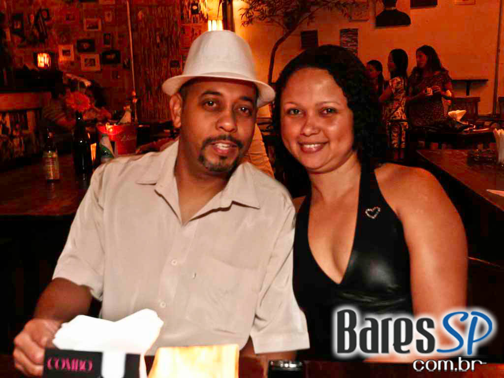 Cantora Dona Duda apresentou grandes sucessos do samba no Diquinta Cantora Dona Duda apresentou grandes sucessos do samba no Diquinta