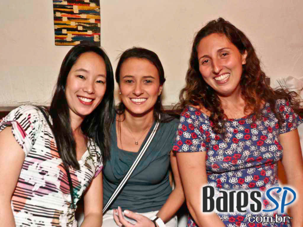 Cantora Dona Duda apresentou grandes sucessos do samba no Diquinta Cantora Dona Duda apresentou grandes sucessos do samba no Diquinta