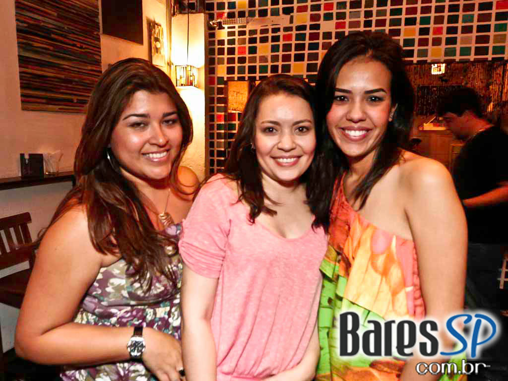 Cantora Dona Duda apresentou grandes sucessos do samba no Diquinta Cantora Dona Duda apresentou grandes sucessos do samba no Diquinta