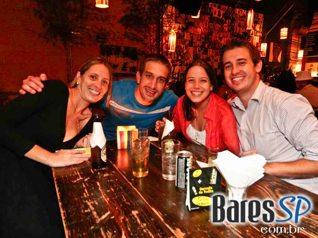 Cantora Dona Duda apresentou grandes sucessos do samba no Diquinta Cantora Dona Duda apresentou grandes sucessos do samba no Diquinta