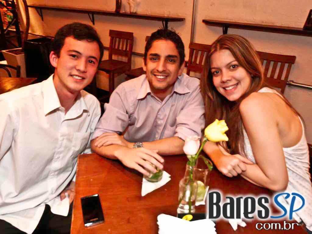 Cantora Dona Duda apresentou grandes sucessos do samba no Diquinta Cantora Dona Duda apresentou grandes sucessos do samba no Diquinta