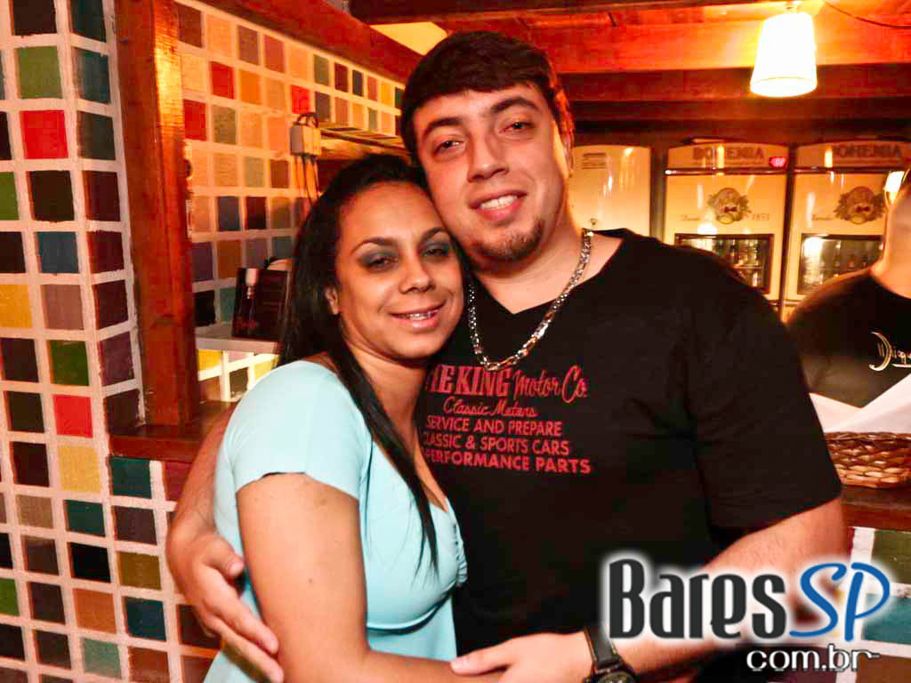 Cantora Dona Duda apresentou grandes sucessos do samba no Diquinta Cantora Dona Duda apresentou grandes sucessos do samba no Diquinta