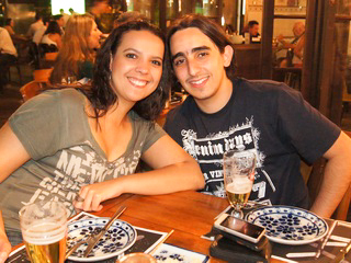 Dri Vallejo divertiu a noite de sexta-feira do Boteco Ludovina