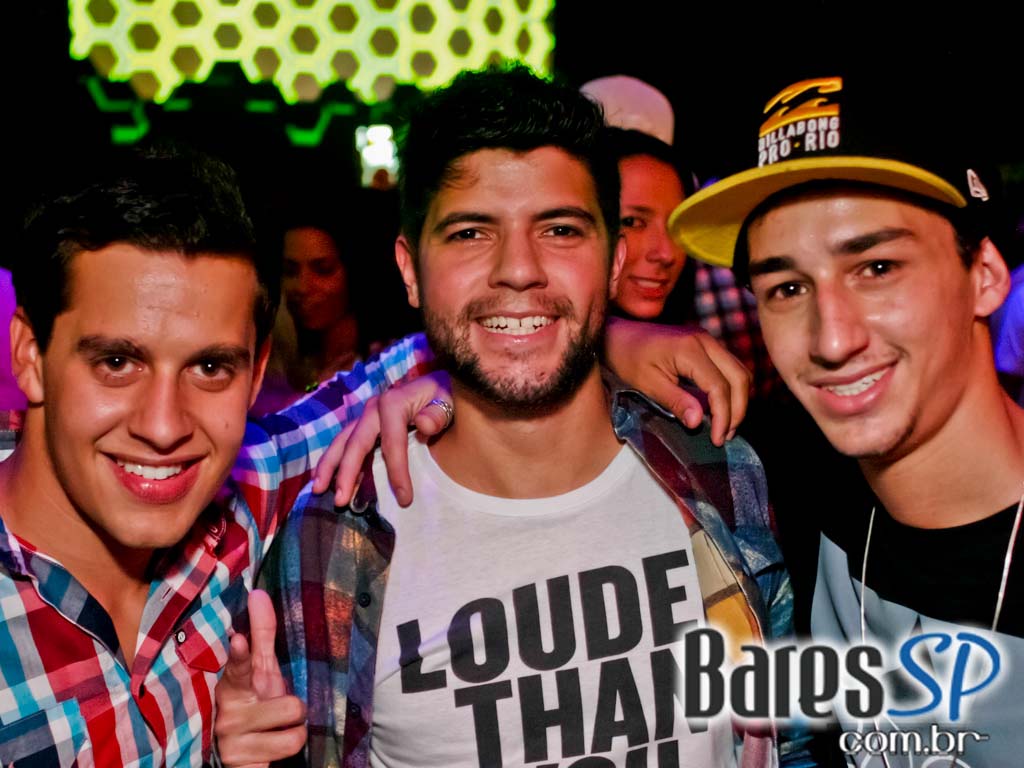 Clash Club realizou a festa Chocolate na véspera de feriado Clash Club realizou a festa Chocolate na véspera de feriado