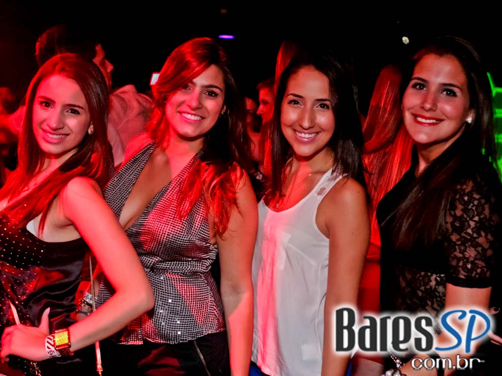 Clash Club realizou a festa Chocolate na véspera de feriado Clash Club realizou a festa Chocolate na véspera de feriado