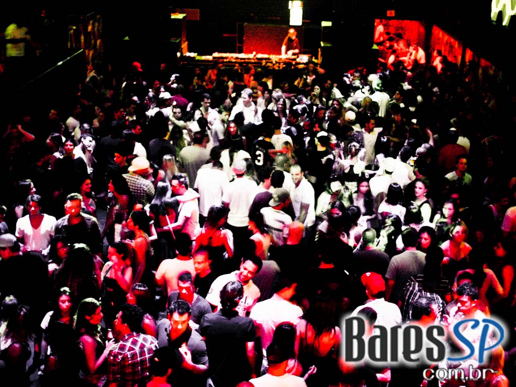 Clash Club realizou a festa Chocolate na véspera de feriado Clash Club realizou a festa Chocolate na véspera de feriado