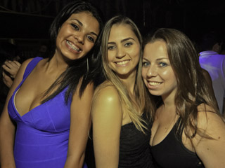 Inauguração do Burgues Bar aconteceu no sábado na Vila Olímpia