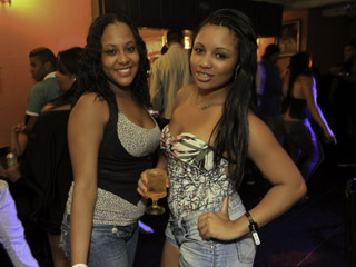 Sambadrugada no Capella Beer