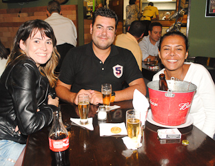 Happy hour com cerveja gelada e Jogo de Futebol no Oscar Grill