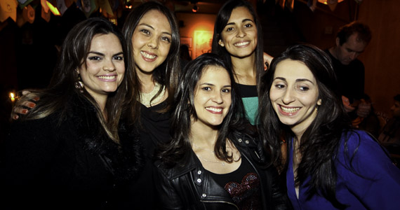 Happy hour animado na sexta-feira no Bar Drosophyla