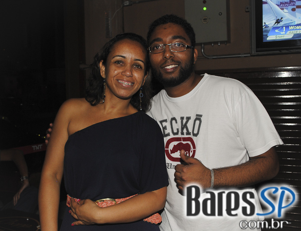 Boteco Vila Rica ofereceu bolinho de casquinha de siri no Happy Hour Boteco Vila Rica ofereceu bolinho de casquinha de siri no Happy Hour