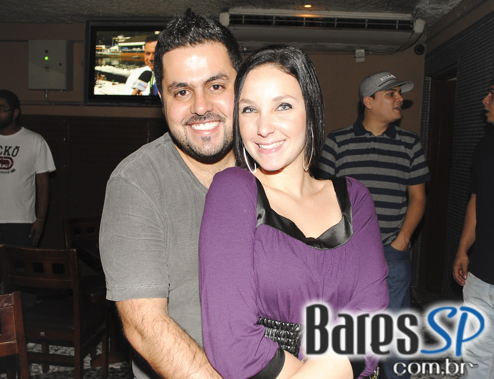 Boteco Vila Rica ofereceu bolinho de casquinha de siri no Happy Hour Boteco Vila Rica ofereceu bolinho de casquinha de siri no Happy Hour