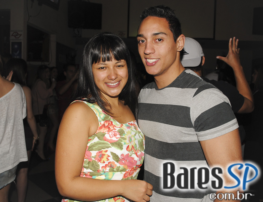 Boteco Vila Rica ofereceu bolinho de casquinha de siri no Happy Hour Boteco Vila Rica ofereceu bolinho de casquinha de siri no Happy Hour