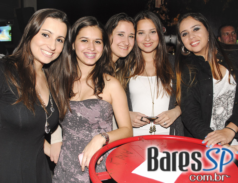 Boteco Vila Rica ofereceu bolinho de casquinha de siri no Happy Hour Boteco Vila Rica ofereceu bolinho de casquinha de siri no Happy Hour