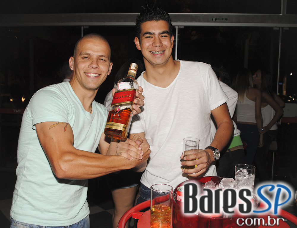 Boteco Vila Rica ofereceu bolinho de casquinha de siri no Happy Hour Boteco Vila Rica ofereceu bolinho de casquinha de siri no Happy Hour