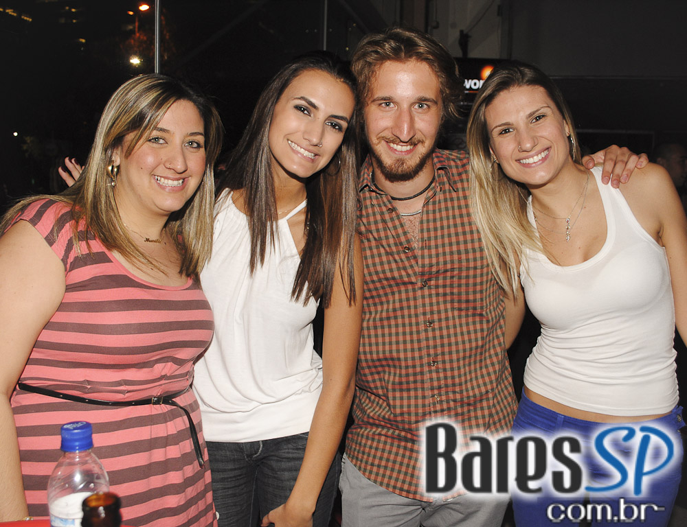 Boteco Vila Rica ofereceu bolinho de casquinha de siri no Happy Hour Boteco Vila Rica ofereceu bolinho de casquinha de siri no Happy Hour