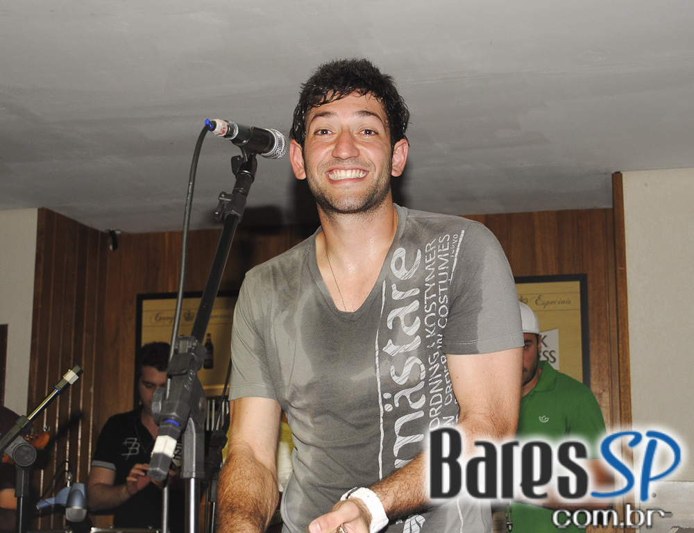 Boteco Vila Rica ofereceu bolinho de casquinha de siri no Happy Hour Boteco Vila Rica ofereceu bolinho de casquinha de siri no Happy Hour