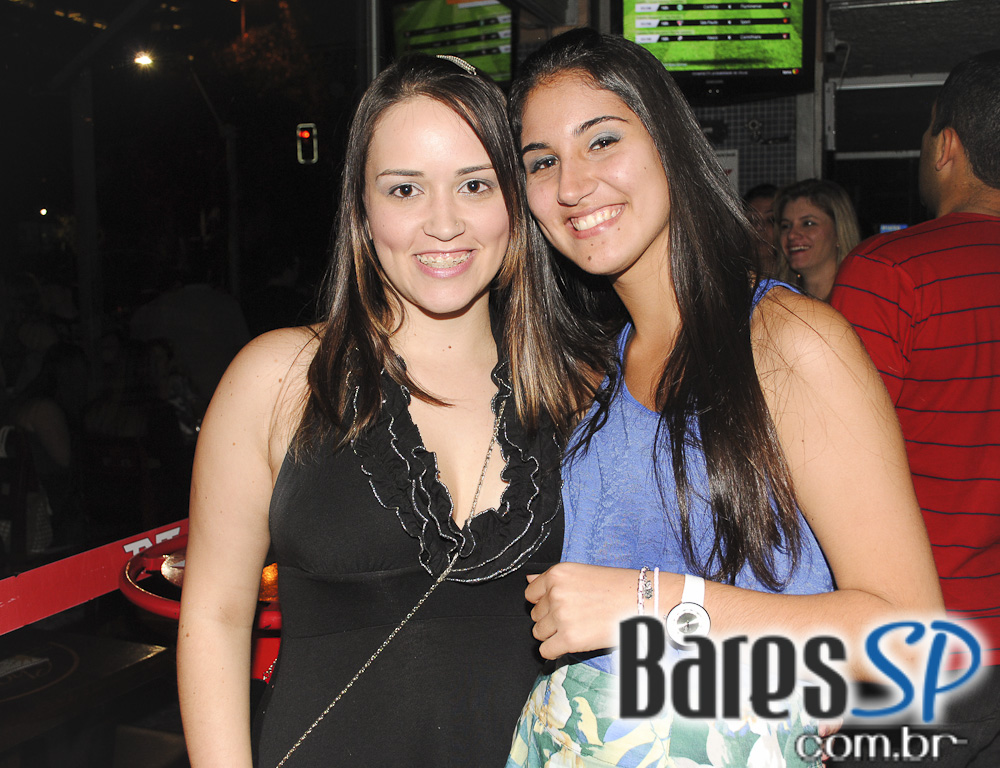 Boteco Vila Rica ofereceu bolinho de casquinha de siri no Happy Hour Boteco Vila Rica ofereceu bolinho de casquinha de siri no Happy Hour