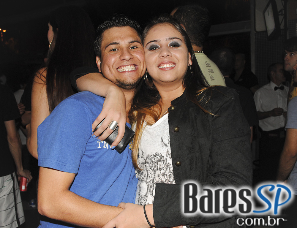 Boteco Vila Rica ofereceu bolinho de casquinha de siri no Happy Hour Boteco Vila Rica ofereceu bolinho de casquinha de siri no Happy Hour