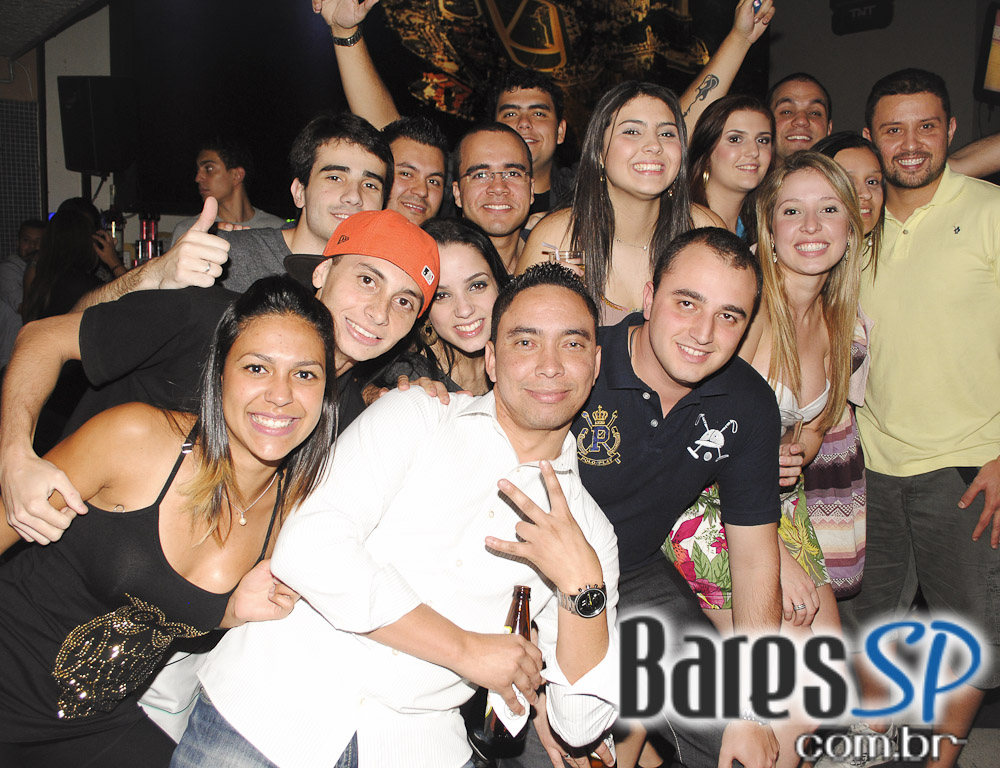 Boteco Vila Rica ofereceu bolinho de casquinha de siri no Happy Hour Boteco Vila Rica ofereceu bolinho de casquinha de siri no Happy Hour