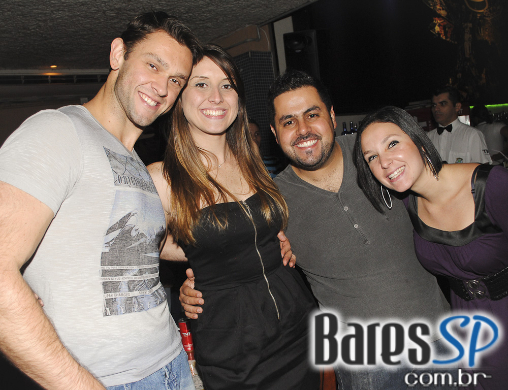 Boteco Vila Rica ofereceu bolinho de casquinha de siri no Happy Hour Boteco Vila Rica ofereceu bolinho de casquinha de siri no Happy Hour