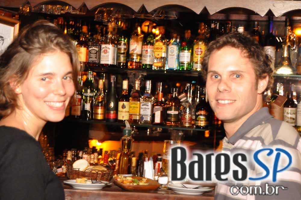 Trio Expresso animou a noite de sexta-feira do Piratiniga Bar Trio Expresso animou a noite de sexta-feira do Piratiniga Bar