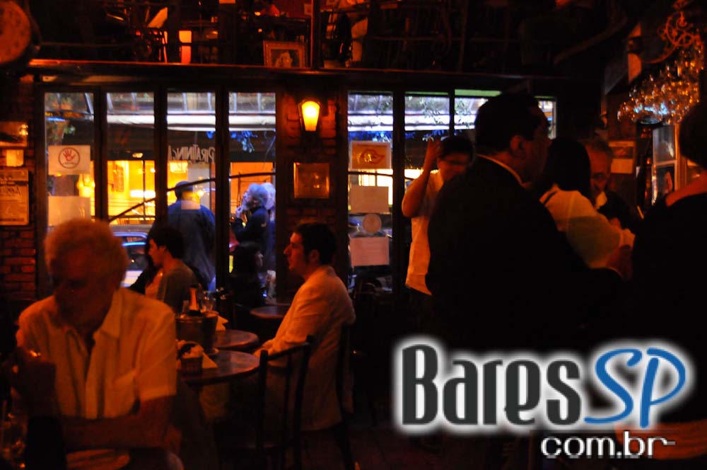 Trio Expresso animou a noite de sexta-feira do Piratiniga Bar Trio Expresso animou a noite de sexta-feira do Piratiniga Bar