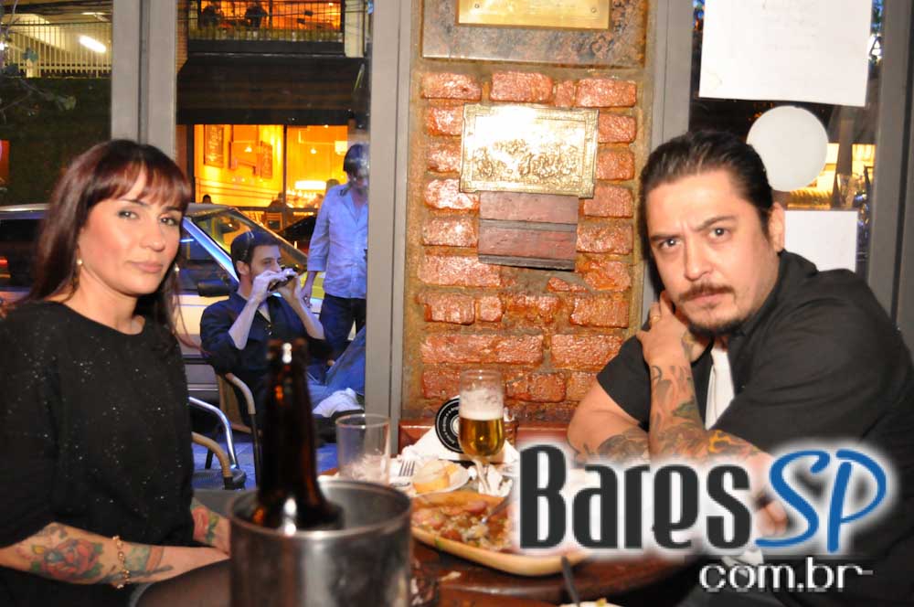 Trio Expresso animou a noite de sexta-feira do Piratiniga Bar Trio Expresso animou a noite de sexta-feira do Piratiniga Bar