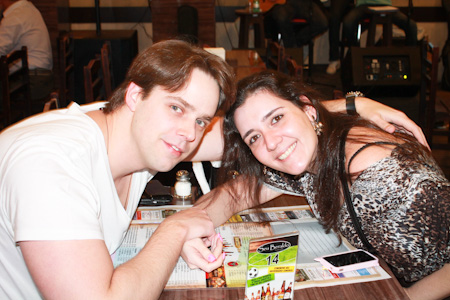 Música ao vivo e karaokê na noite de sexta-feira do Seu Beraldo