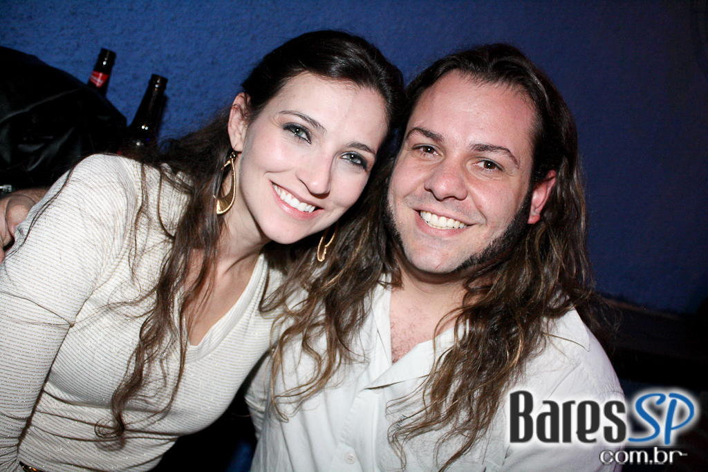 Banda Ozzmosis prestou homenagem a Ozzy Osbourne no palco do Blackmore Rock Bar Banda Ozzmosis prestou homenagem a Ozzy Osbourne no palco do Blackmore Rock Bar