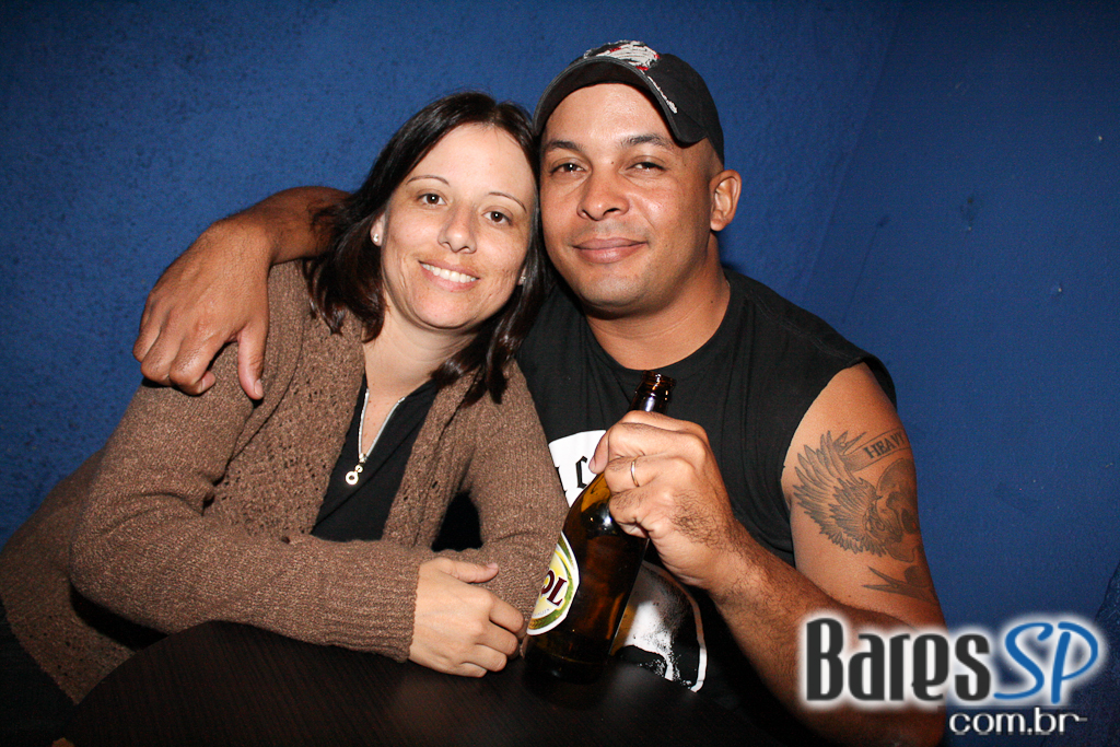 Banda Ozzmosis prestou homenagem a Ozzy Osbourne no palco do Blackmore Rock Bar Banda Ozzmosis prestou homenagem a Ozzy Osbourne no palco do Blackmore Rock Bar