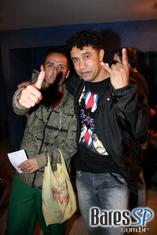 Banda Ozzmosis prestou homenagem a Ozzy Osbourne no palco do Blackmore Rock Bar Banda Ozzmosis prestou homenagem a Ozzy Osbourne no palco do Blackmore Rock Bar