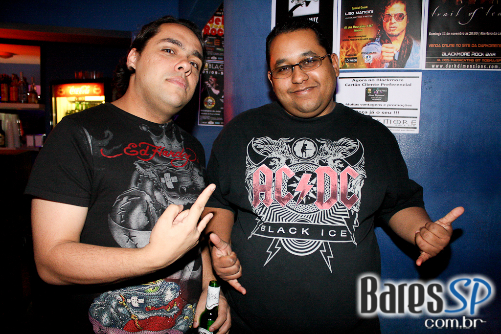 Banda Ozzmosis prestou homenagem a Ozzy Osbourne no palco do Blackmore Rock Bar Banda Ozzmosis prestou homenagem a Ozzy Osbourne no palco do Blackmore Rock Bar