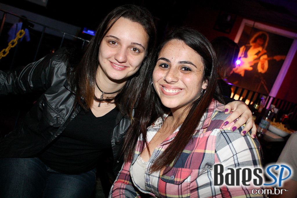 Banda Ozzmosis prestou homenagem a Ozzy Osbourne no palco do Blackmore Rock Bar Banda Ozzmosis prestou homenagem a Ozzy Osbourne no palco do Blackmore Rock Bar