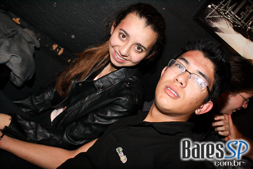 Banda Ozzmosis prestou homenagem a Ozzy Osbourne no palco do Blackmore Rock Bar Banda Ozzmosis prestou homenagem a Ozzy Osbourne no palco do Blackmore Rock Bar