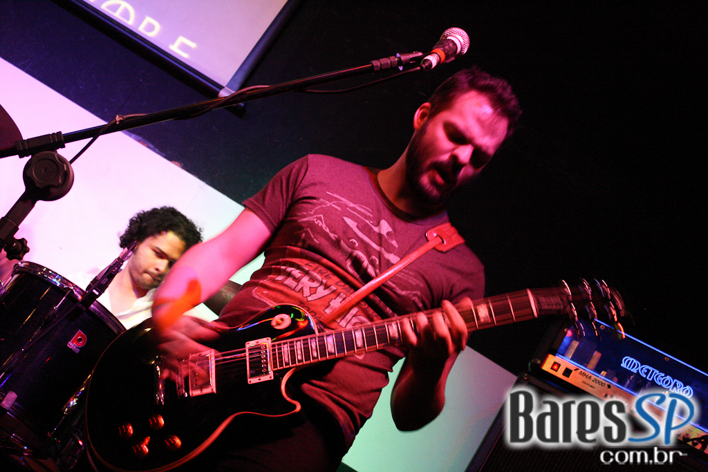 Banda Ozzmosis prestou homenagem a Ozzy Osbourne no palco do Blackmore Rock Bar Banda Ozzmosis prestou homenagem a Ozzy Osbourne no palco do Blackmore Rock Bar